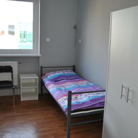 Hostel Pod Topolami 지엘로나구라 외부 사진