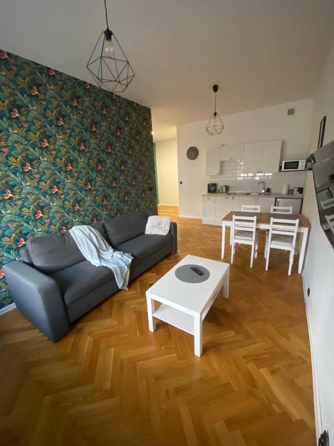 Hostel Pod Topolami 지엘로나구라 외부 사진
