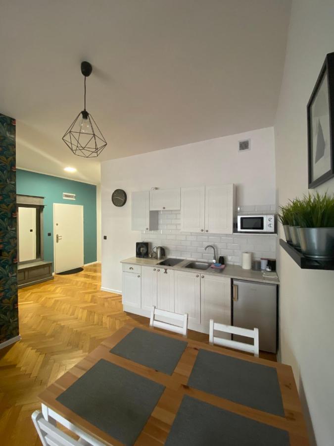 Hostel Pod Topolami 지엘로나구라 외부 사진