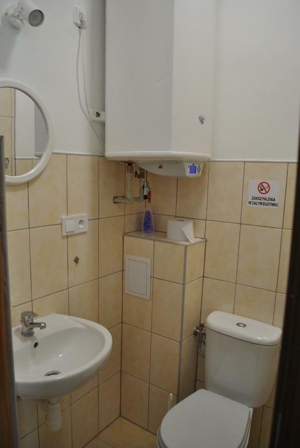 Hostel Pod Topolami 지엘로나구라 외부 사진