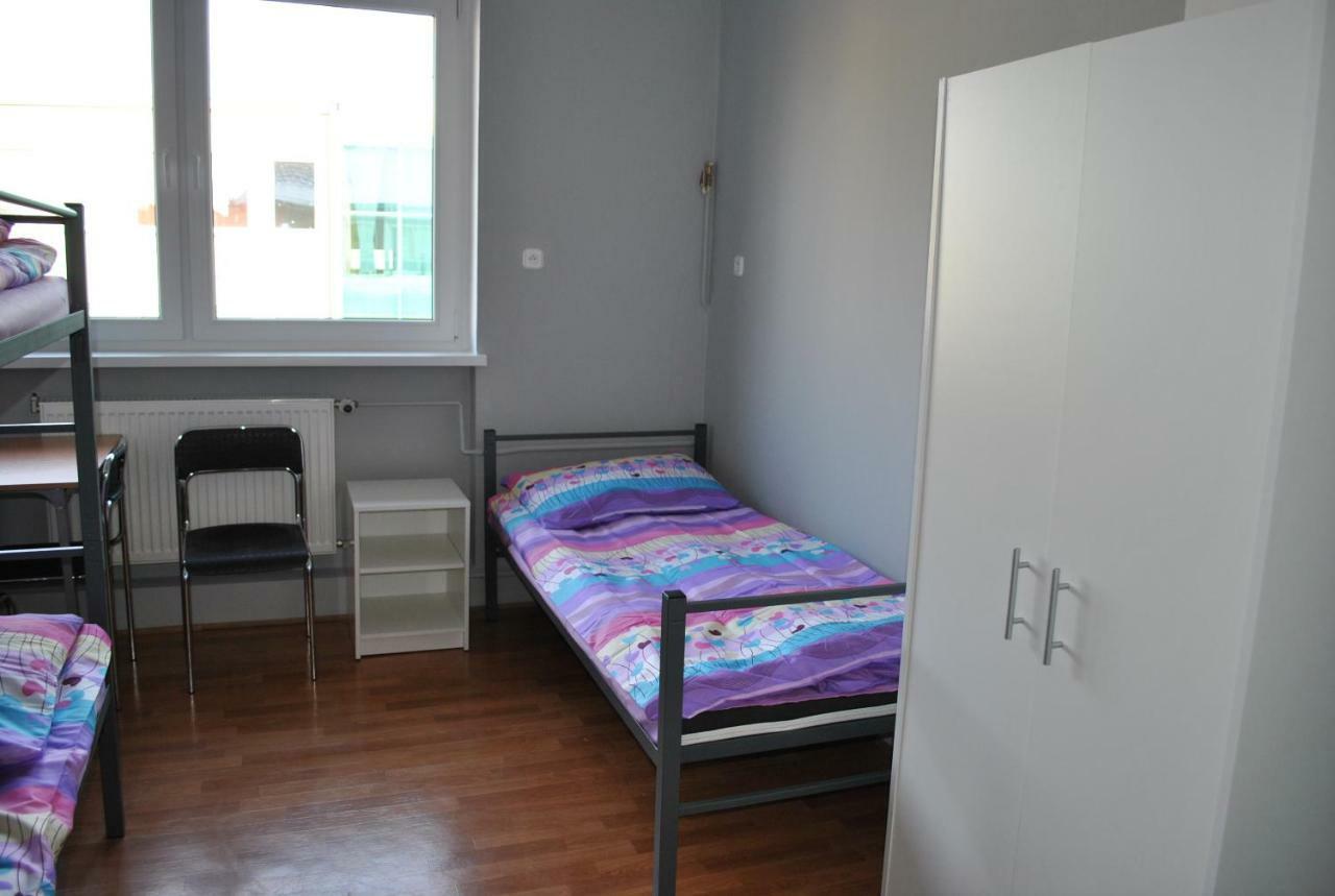 Hostel Pod Topolami 지엘로나구라 외부 사진