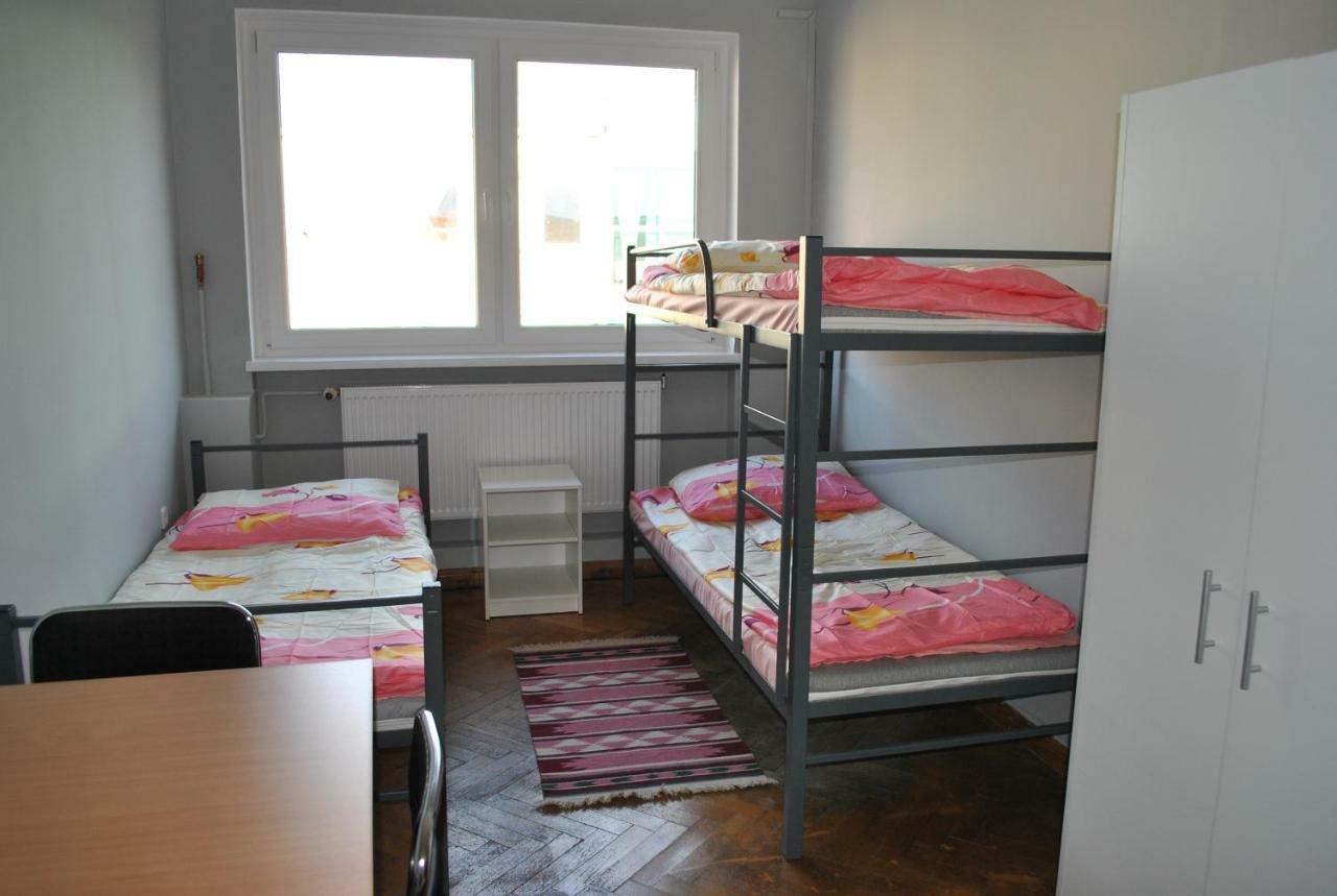 Hostel Pod Topolami 지엘로나구라 외부 사진