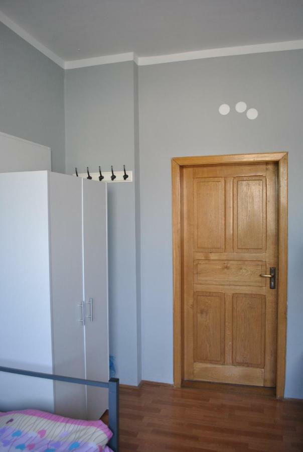 Hostel Pod Topolami 지엘로나구라 외부 사진