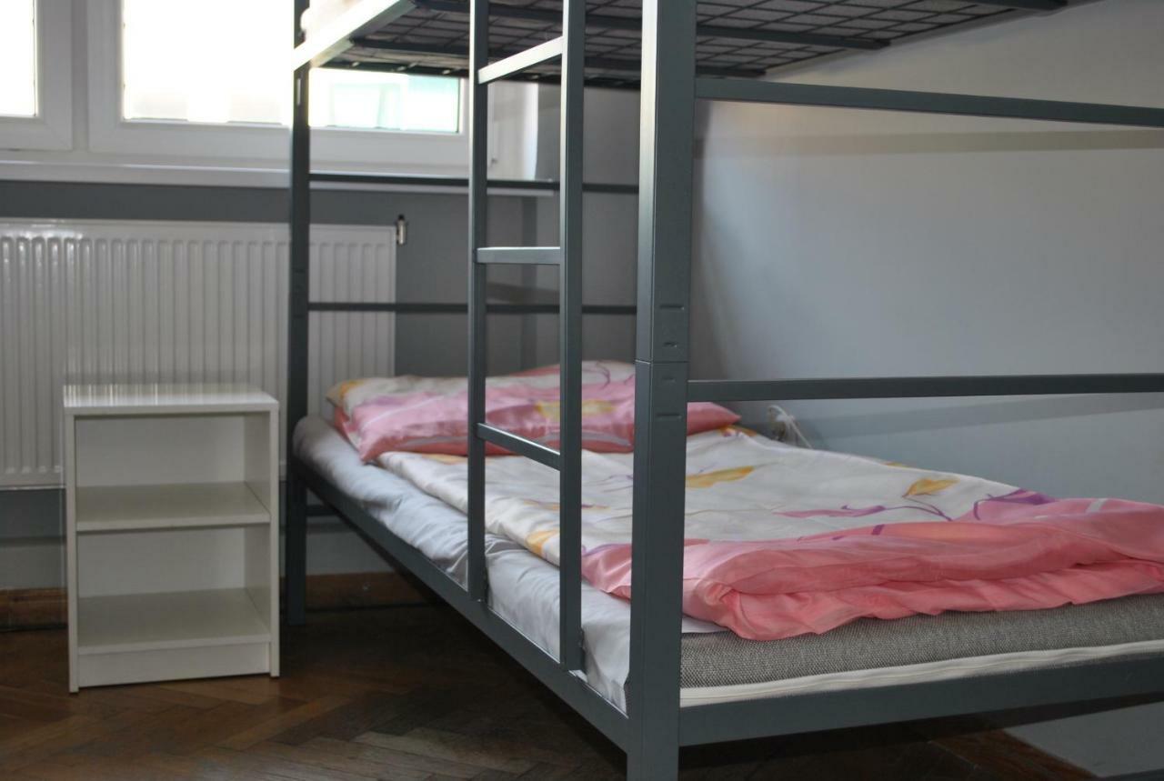 Hostel Pod Topolami 지엘로나구라 외부 사진