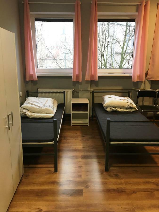 Hostel Pod Topolami 지엘로나구라 외부 사진