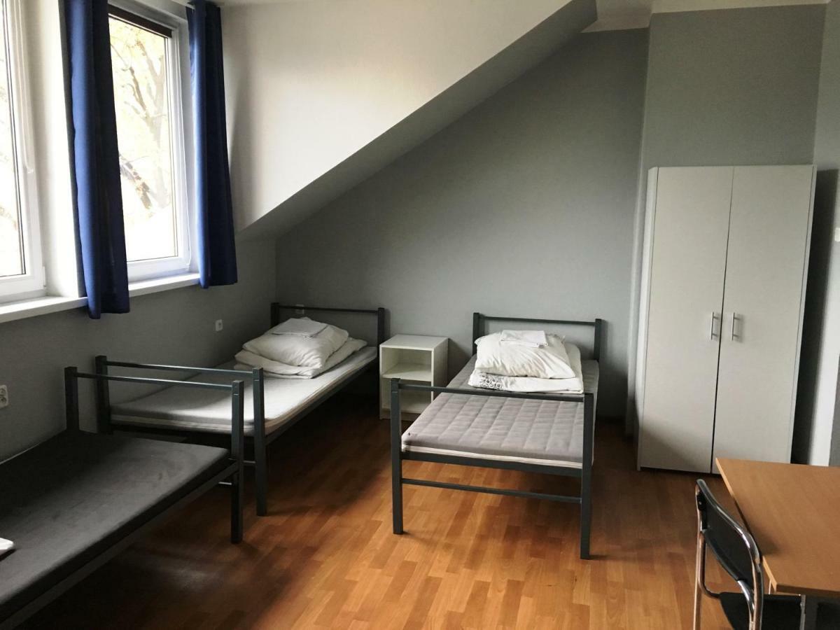 Hostel Pod Topolami 지엘로나구라 외부 사진